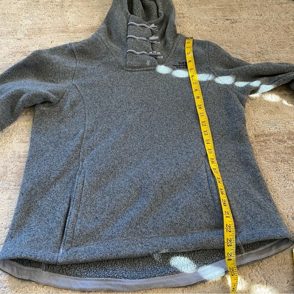 The North Face Crescent Toggle Hooded Technical Knit Pullover Sweater Gray: M - Picture 9 of 9